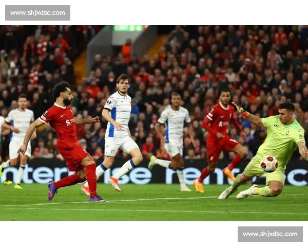 欧冠精彩回放：经典对决回顾与战术解析