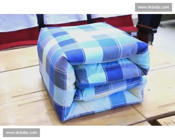 校园叠被子竞技大赛燃动青春力量展现团队协作与速度比拼魅力风采