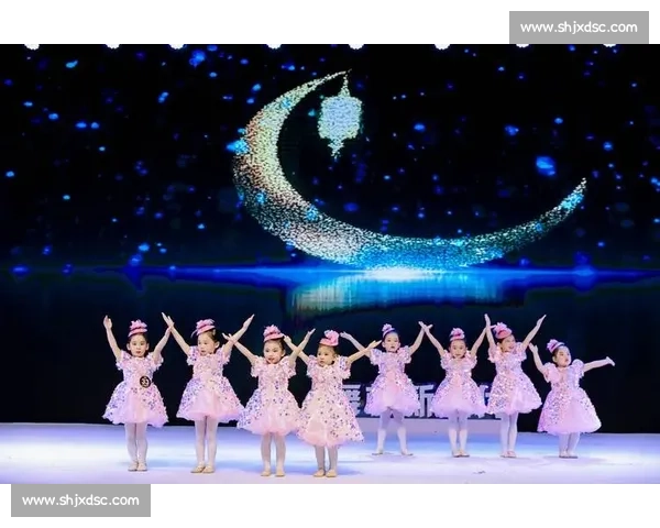 展示自信风采的小主持人舞台魅力与表达才华全面精彩比拼盛典汇演